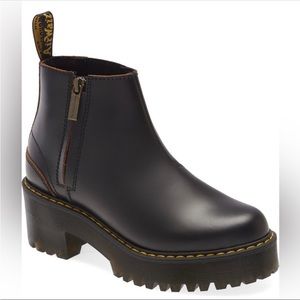 New Dr. Martens Rometty II Chelsea Boots in Smooth Vintage Black Leather
